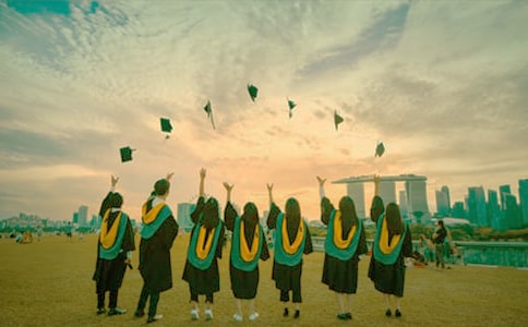 畢業(yè)生自我鑒定(必備)