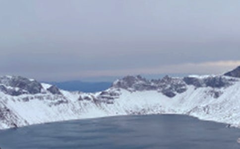 吉林長白山主峰西坡景區(qū)導(dǎo)游詞2500字