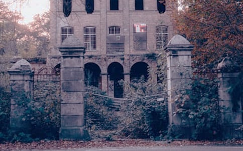 鬼屋歷險記作文集合(15篇)