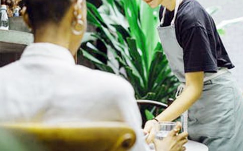 ���ݵ�����˶�ĳ��Z