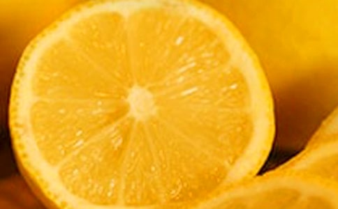 һ��ƿ����ˮ��Ӣ��